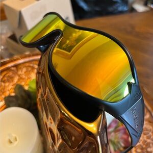 BattleVision Wrap Around Performance Glasses with Reflective Lens (new in box)